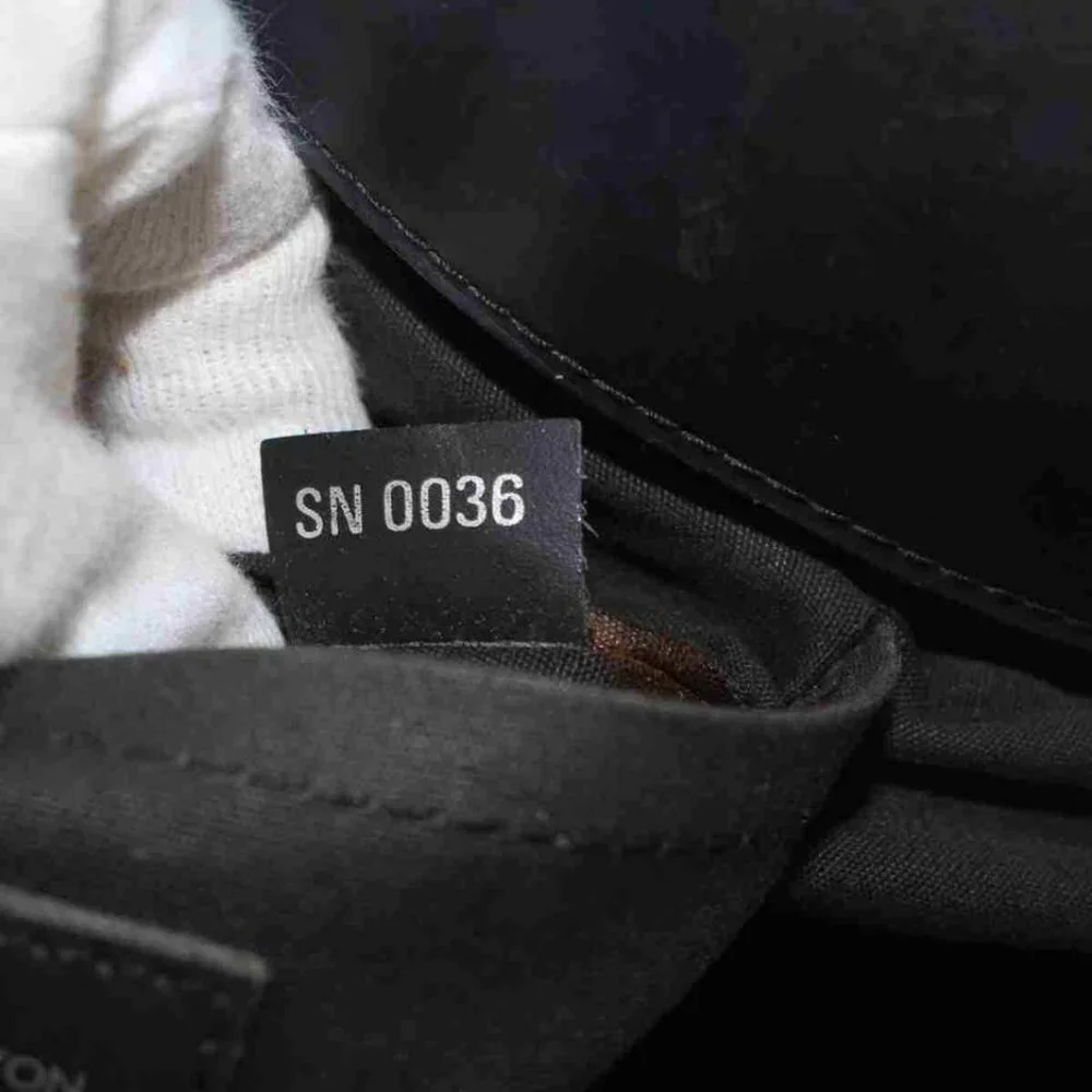 Louis Vuitton Black Epi Noir Passy GM 860463